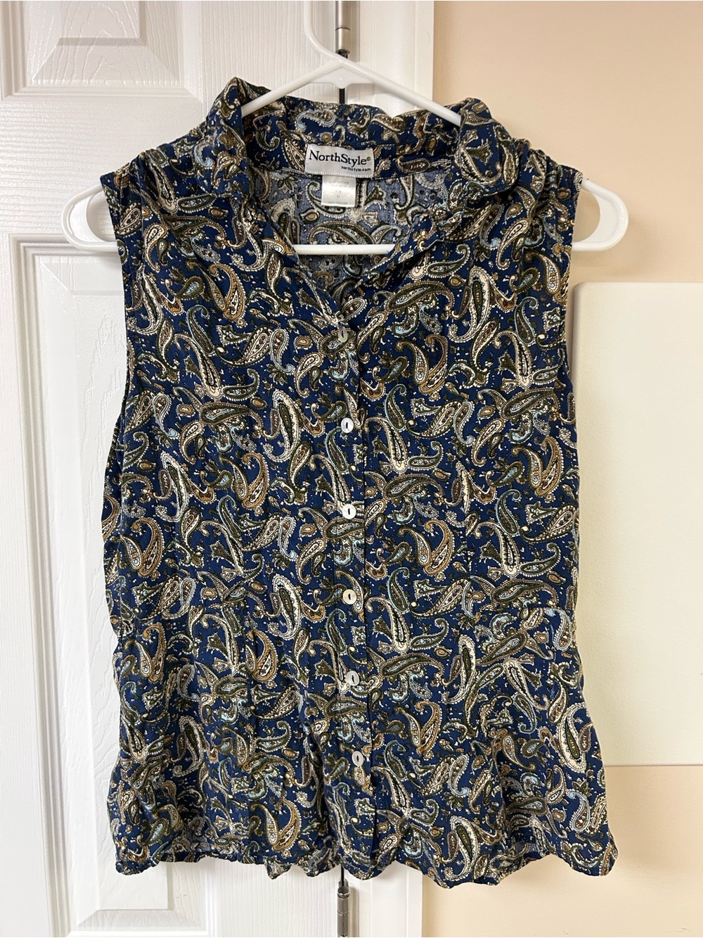 NorthStyle paisley sleeveless button-down shirt